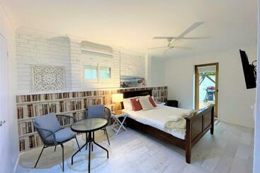 ツーリストアパートメント The Studio At Maddie S Beach House