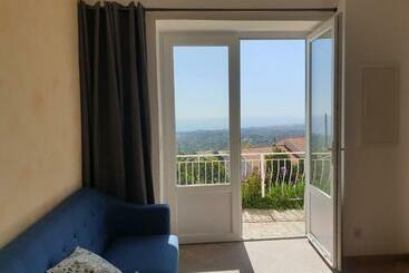 ツーリストアパートメント Appartement A Caserella Entièrement Rénové Avec Terrasse Et Vue Panoramique Sur Mer