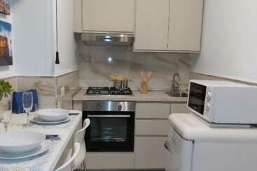 شقق خاصة سياحية Esther S Bungalow