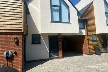 דירות לתיירים Kings Mile House