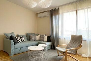 דירות לתיירים Lovely Apartment With Balcony In Pomorie Old Town