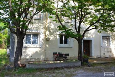 شقق خاصة سياحية Vias Village   T2 Climatisé Dans Ancien Domaine Viticole