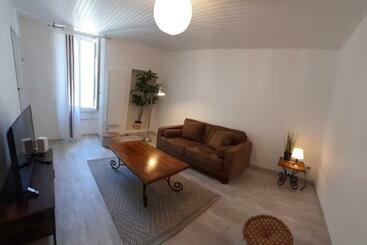 Жильё для туристов Etage D Une Agréable Maison De Ville