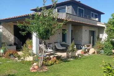 ツーリストアパートメント Chez J, Appartement à L étage, T3