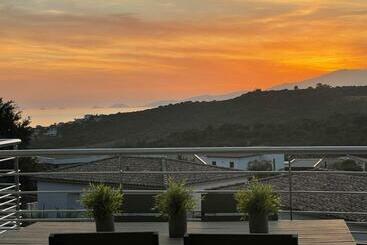 ツーリストアパートメント Coucher De Soleil