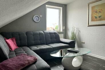 游客公寓 Herzlich Willkommen In Der Dachstube Niestetal