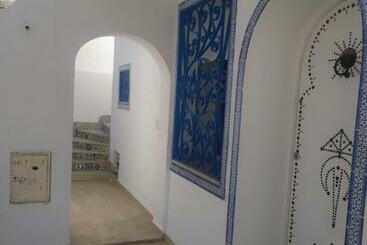 דירות לתיירים Maison Bleu