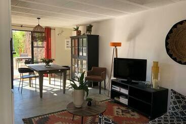 דירות לתיירים Saskia S Loft Mazan