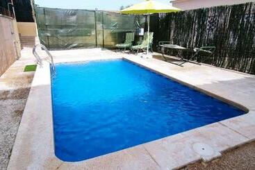 דירות לתיירים The Monda House