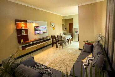 Жильё для туристов Theatre Of Dreams Homes