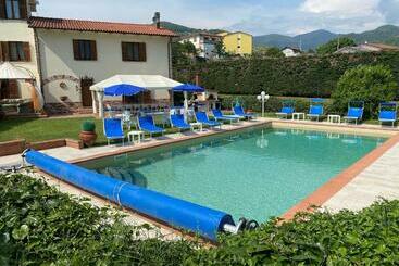 דירות לתיירים Villa Con Piscina Tra Versilia E Cinque Terre