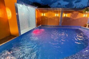 דירות לתיירים Villa Confortable Para 7 Personas