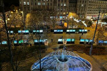 דירות לתיירים Central Palace Apartman