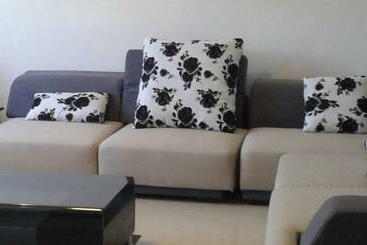 ツーリストアパートメント Hilda Blooms