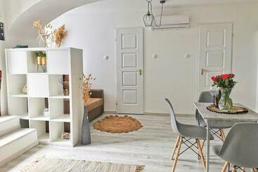 Жильё для туристов Kálvária Vendégház, Közvetlenül A Várfal Mellett