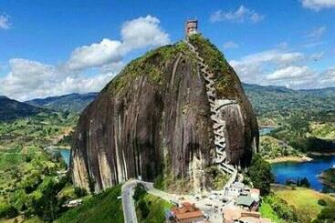 ツーリストアパートメント La Piedra