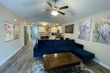 דירות לתיירים Sleep 10, New Construction Home, Half Mile To Beach, 3 Bd 2 Ba, 6 Beds