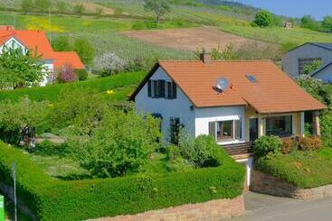 ツーリストアパートメント Ferienweingut Wissing Wohnung Frieda