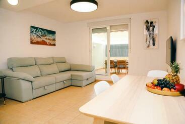 ツーリストアパートメント Oasis Family Townhouse