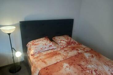 דירות לתיירים Une Petite Maison Et Sa Prairie