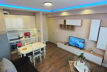 דירות לתיירים Bora Garden City Apartment