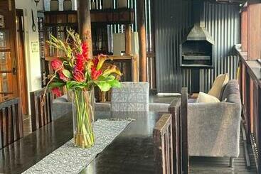 דירות לתיירים 49 On Main: A Spacious Self Catering Guesthouse