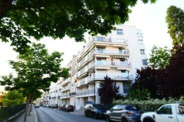 관광객 아파트 Rochambeau Moderne Face Aux Thermes Parking