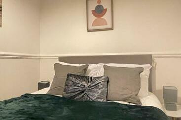 דירות לתיירים Cosy Home With Free Parking And Fast Internet