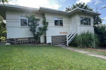 דירות לתיירים Kings Beach Cottage