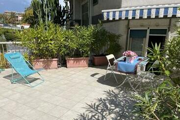 游客公寓 La Terrazza Di Villa Ilaria