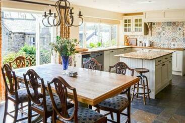 관광객 아파트 Milburn House