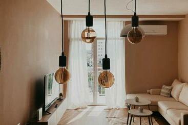 דירות לתיירים S T R E H ë Z A