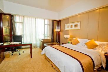 هتل Sovereign  Zhanjiang