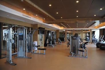 هتل Sovereign  Zhanjiang