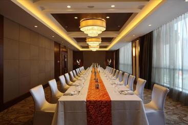 هتل Sovereign  Zhanjiang