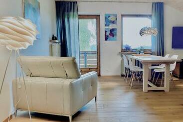 شقق خاصة سياحية Ferienwohnung Chiemseealpenblick