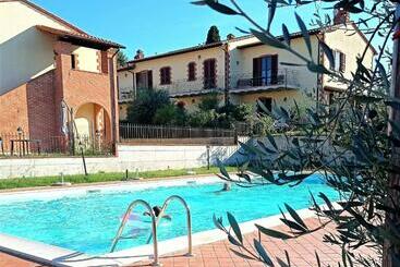 ツーリストアパートメント Il Giardino Delle Erbe