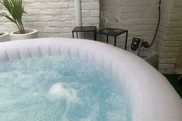 游客公寓 Les Thermes Du Beffroi