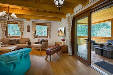 Жильё для туристов Chalet Tale Pool Table Jacuzzi Sauna 3 Ski Resorts Ski Jasna