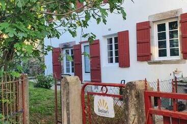 דירות לתיירים Maison Au Coeur De La Rue Pietonne