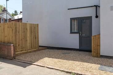 דירות לתיירים The Hideout   Free Parking