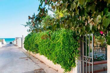 ツーリストアパートメント Villa Chiara