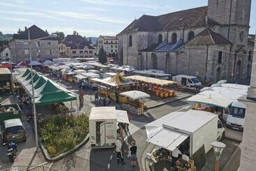 ツーリストアパートメント Logement Hyper Centre Champagnole