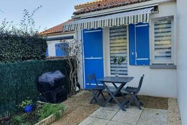 ツーリストアパートメント Maison 4 Pers à La Faute Sur Mer, Proche Plage Et Commerces, Parking Privé, Séjour Avec Jardin   Fr