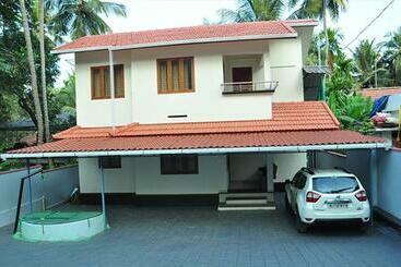 관광객 아파트 Saaketh Holiday Home