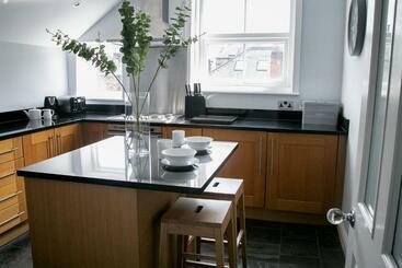 דירות לתיירים Harlow Apartment 3