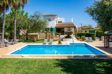 דירות לתיירים Villa Rico