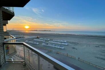 Жильё для туристов Zeedijk 264 Knokke Heist High Season Saturday To Saturday
