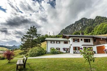 شقق خاصة سياحية Ferienwohnung Alpenglück