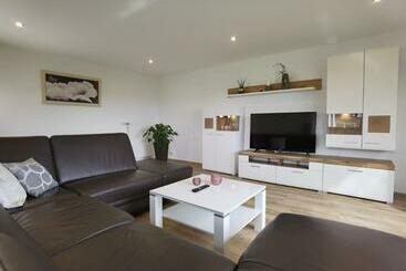ツーリストアパートメント Ferienwohnung Hockertz